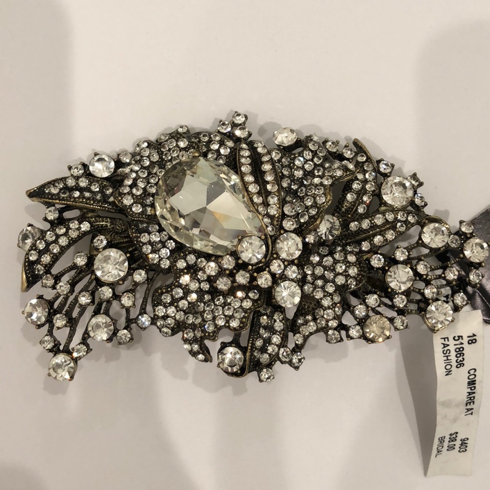 Bridal hair accessory